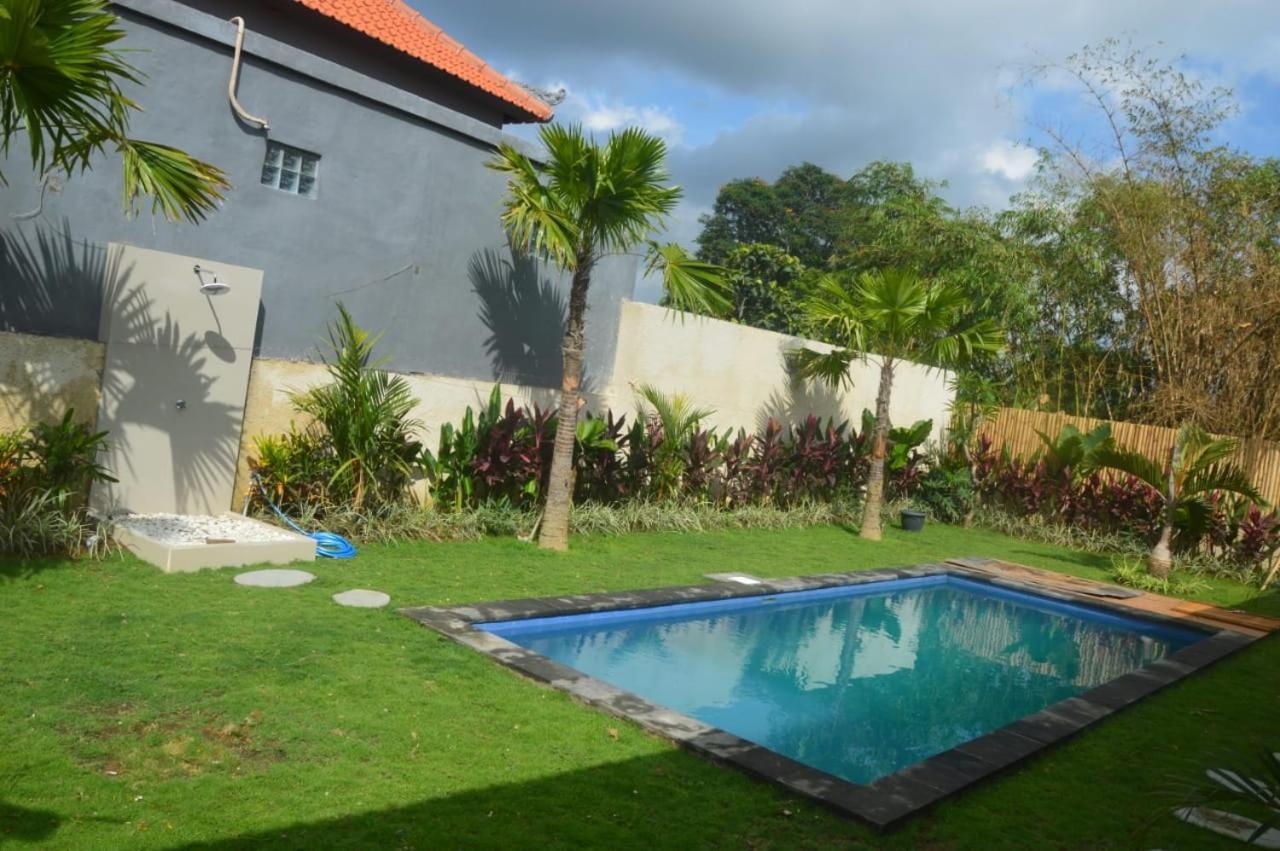 Wiryaroja Guest House Canggu Exterior foto