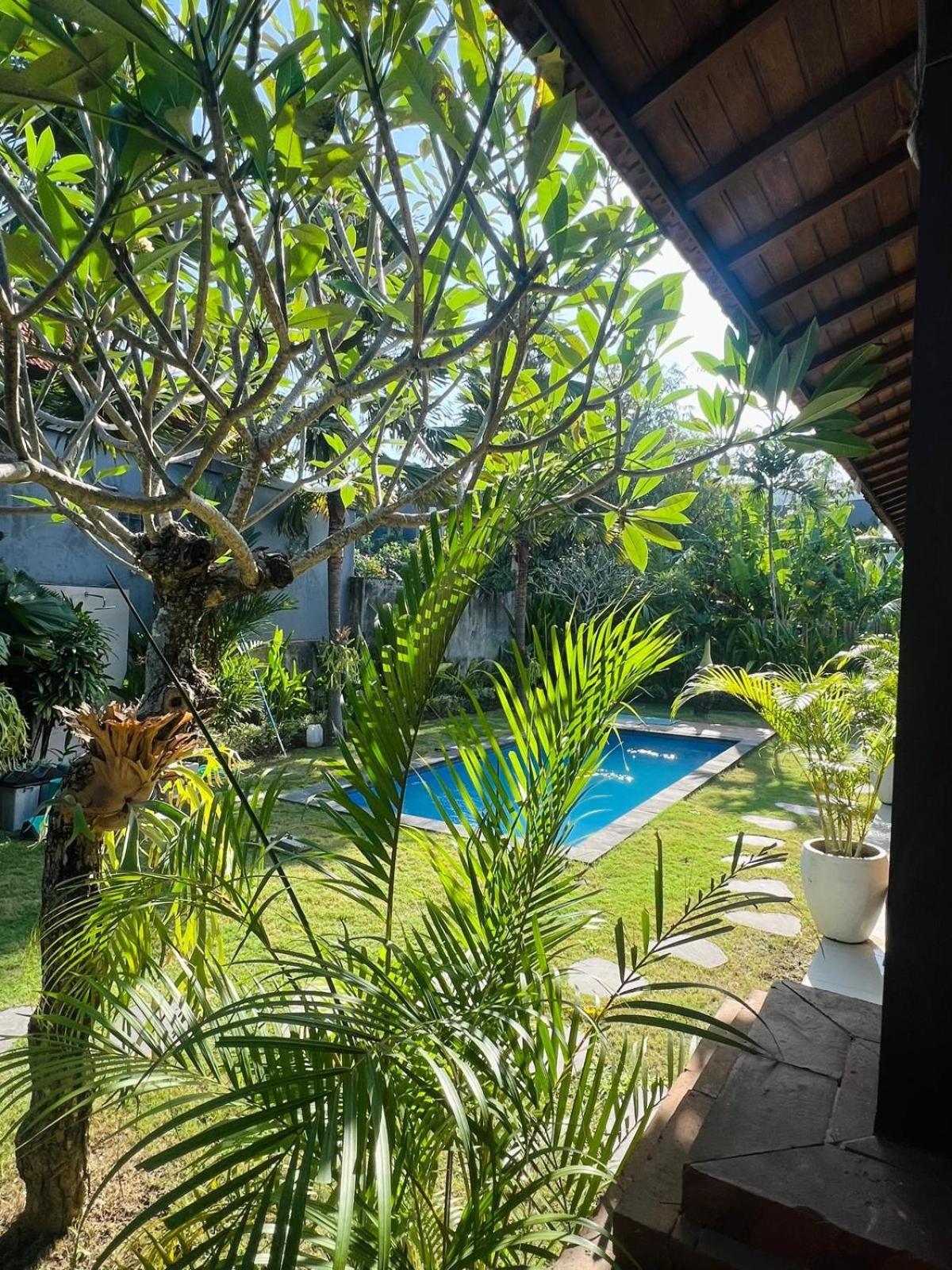 Wiryaroja Guest House Canggu Exterior foto