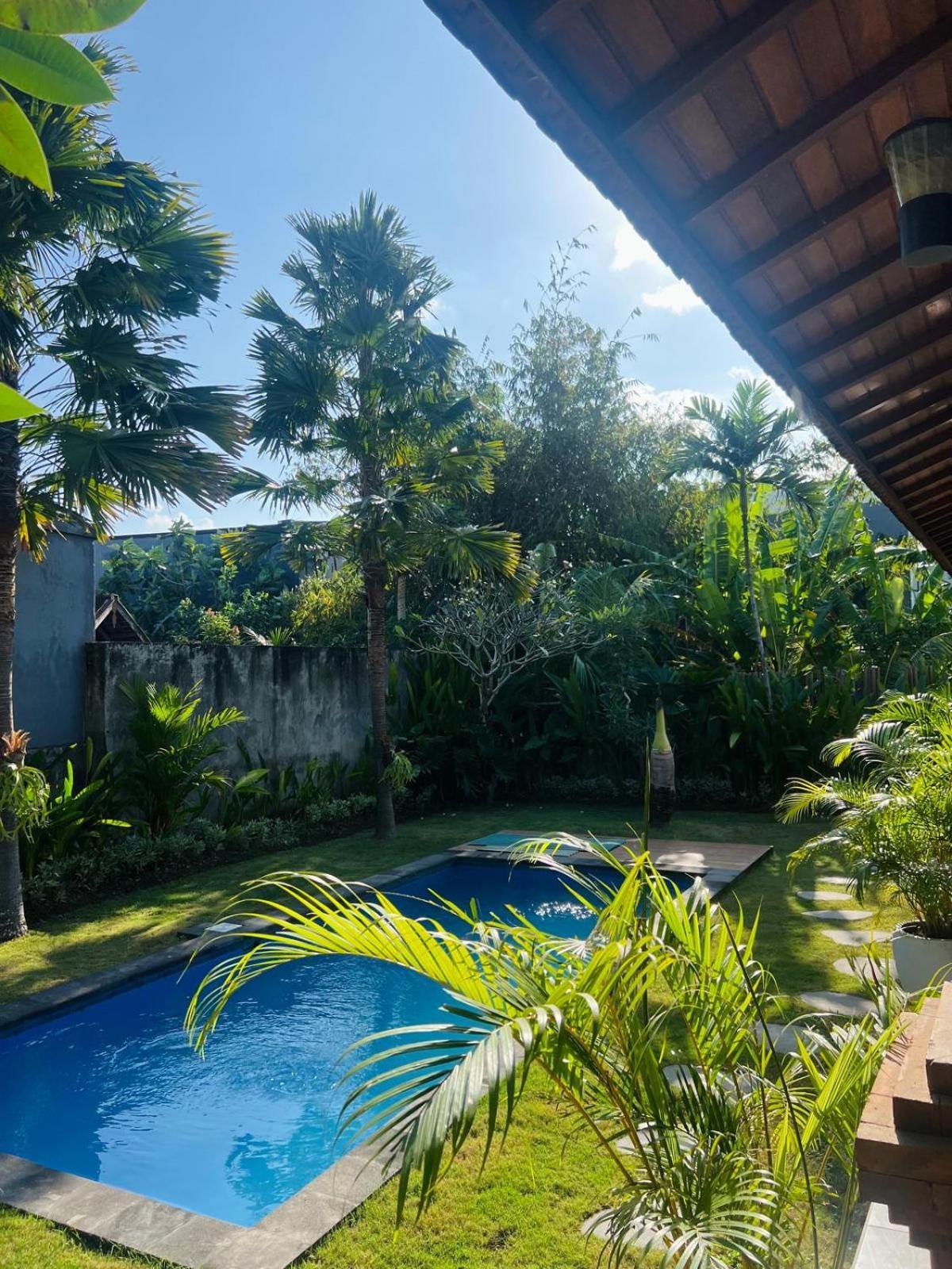 Wiryaroja Guest House Canggu Exterior foto